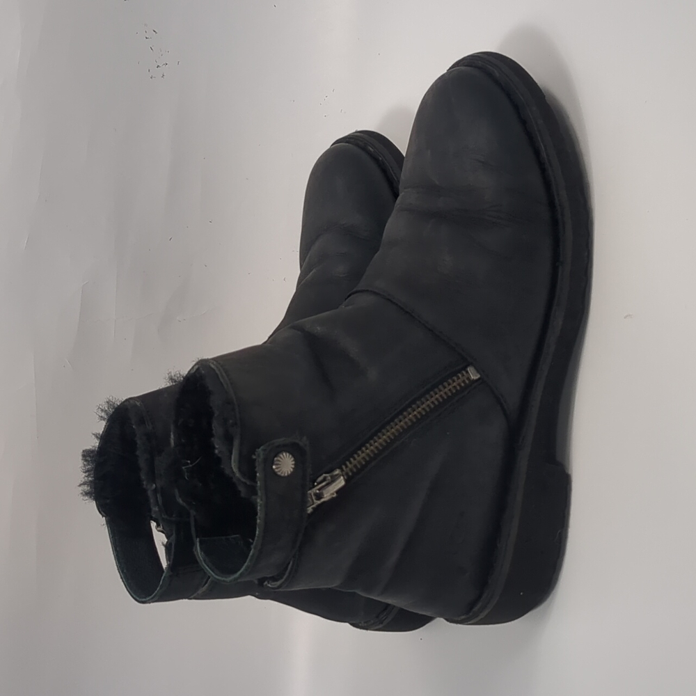 UGG Kayel Black Leather Ankle Boots 7 Made in Vietnam